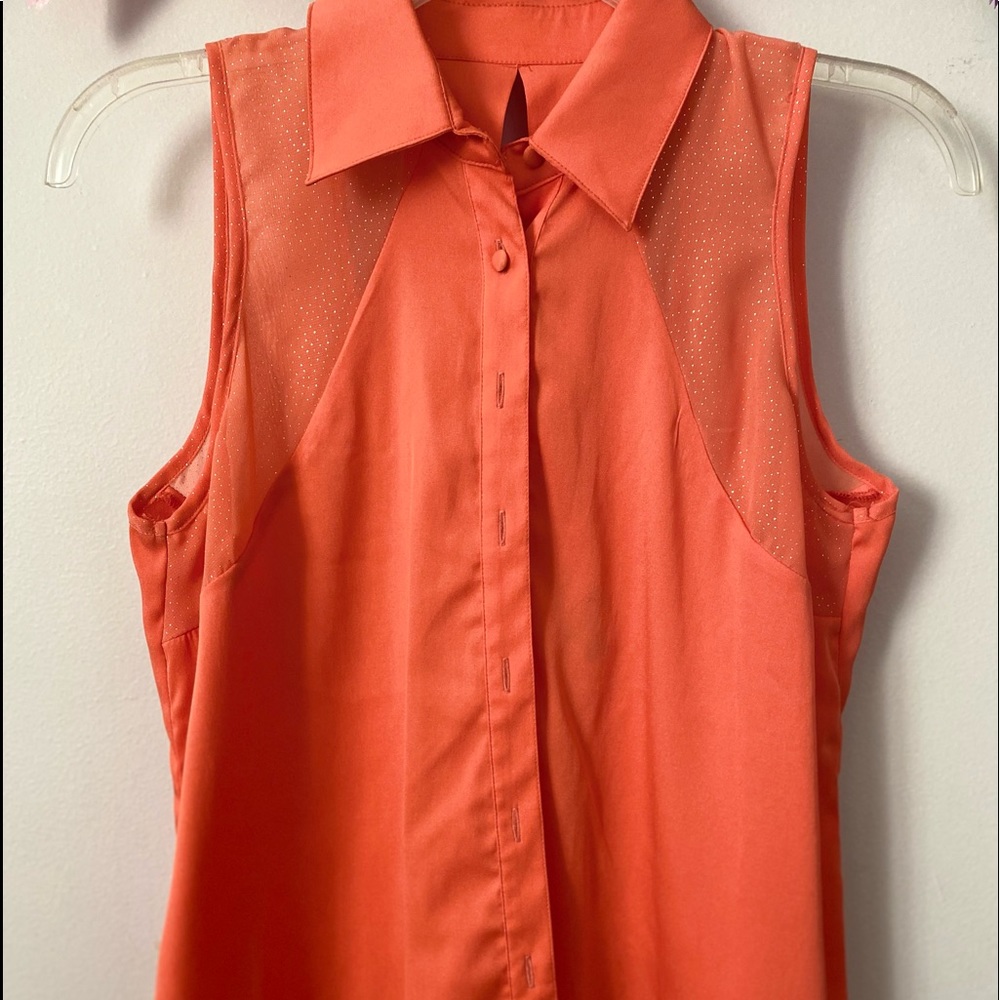 Sleeveless blouse